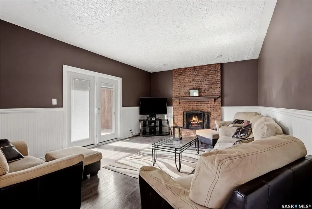 63 Metcalfe Road Regina SK S4V 0H6