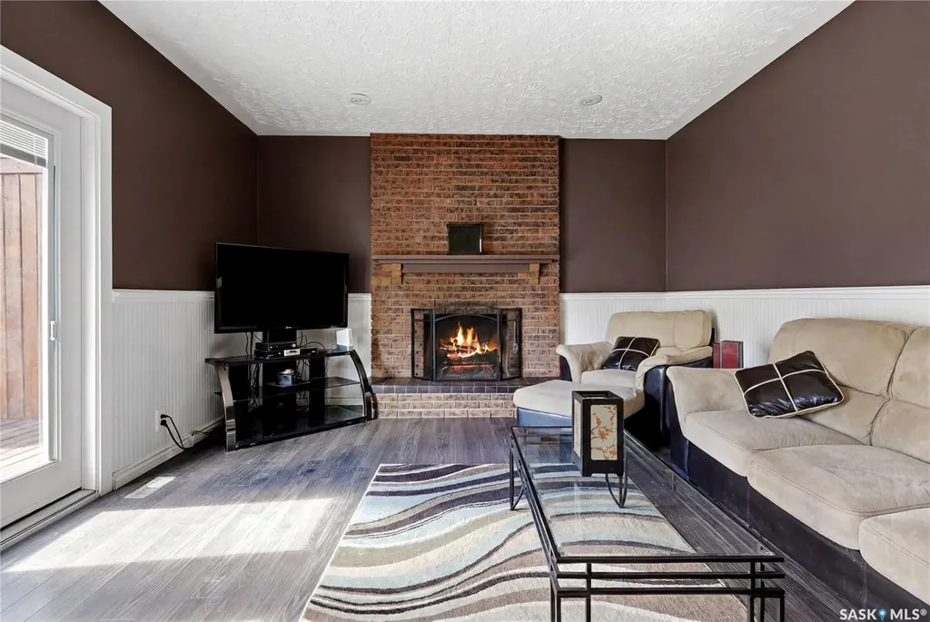 63 Metcalfe Road Regina SK S4V 0H6