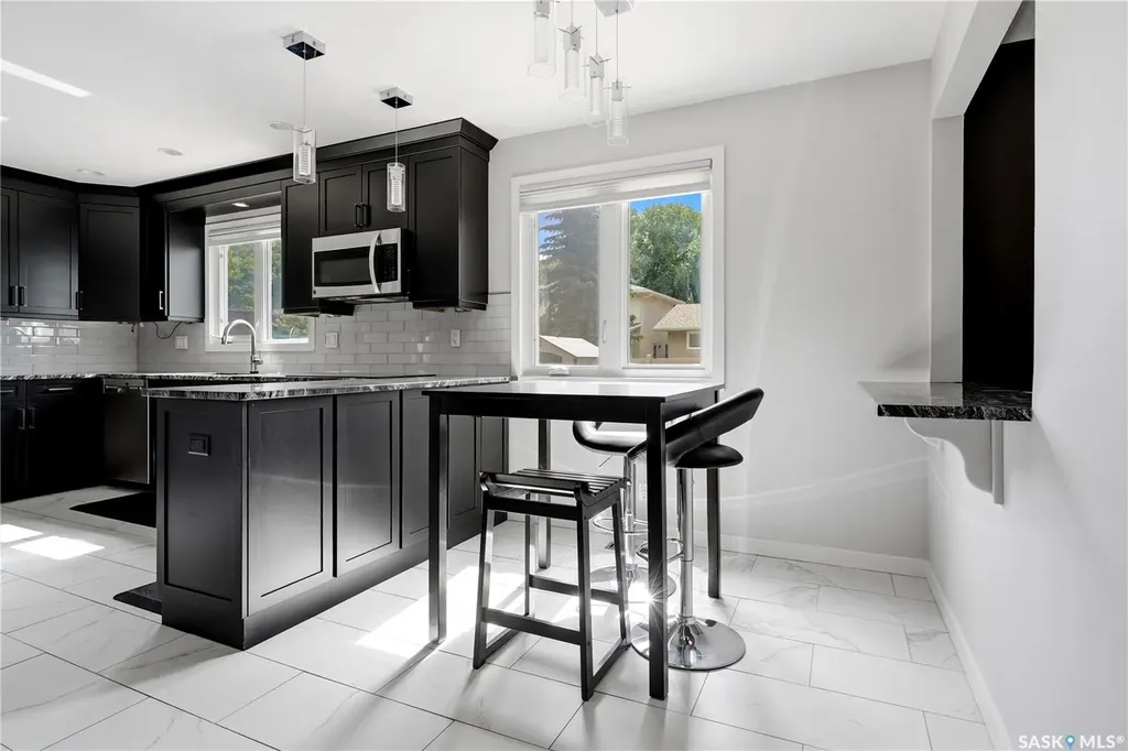 63 Metcalfe Road Regina SK S4V 0H6