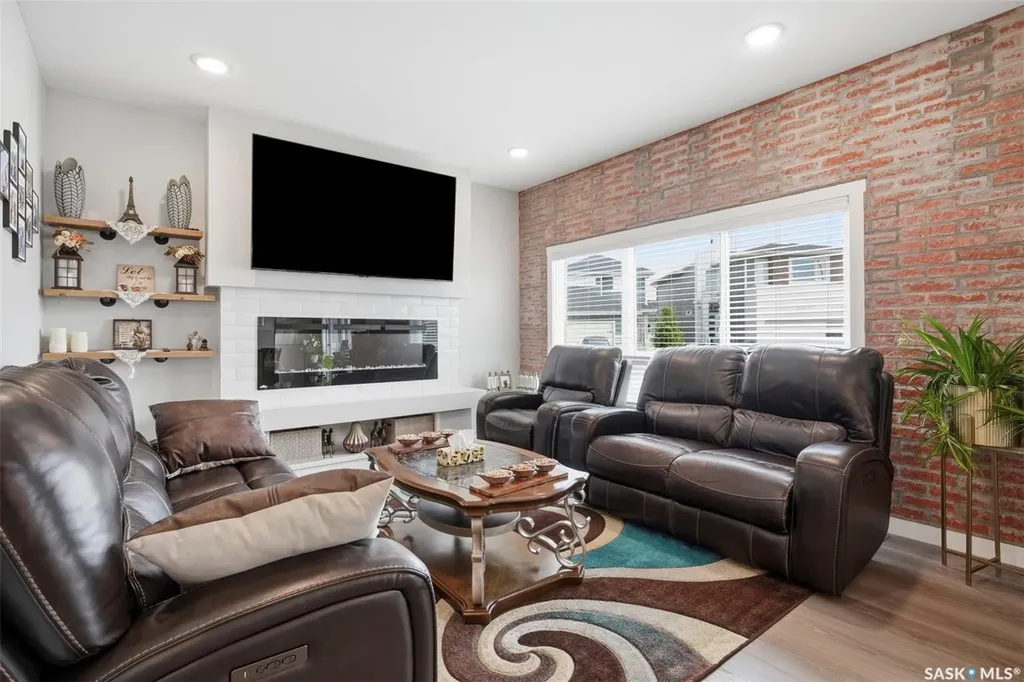 161 Dubois Crescent Saskatoon SK S7V 0R5