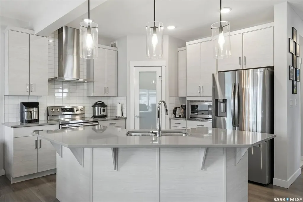 161 Dubois Crescent Saskatoon SK S7V 0R5