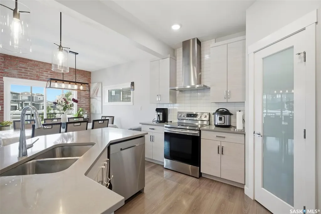 161 Dubois Crescent Saskatoon SK S7V 0R5