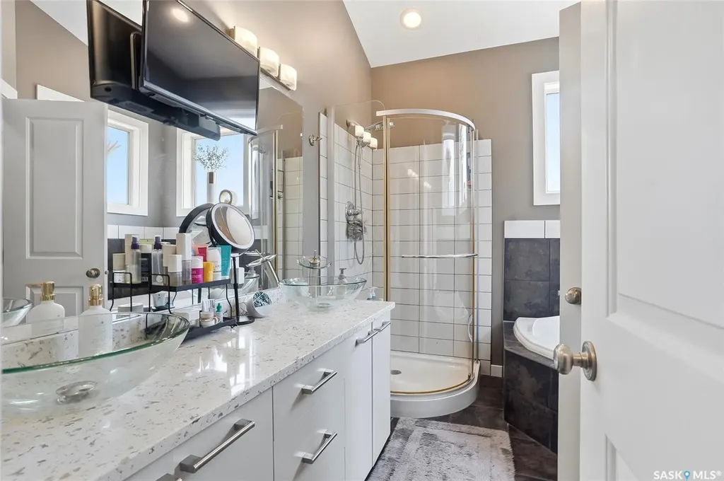 519 Trimble Crescent Saskatoon SK S7W 0E1