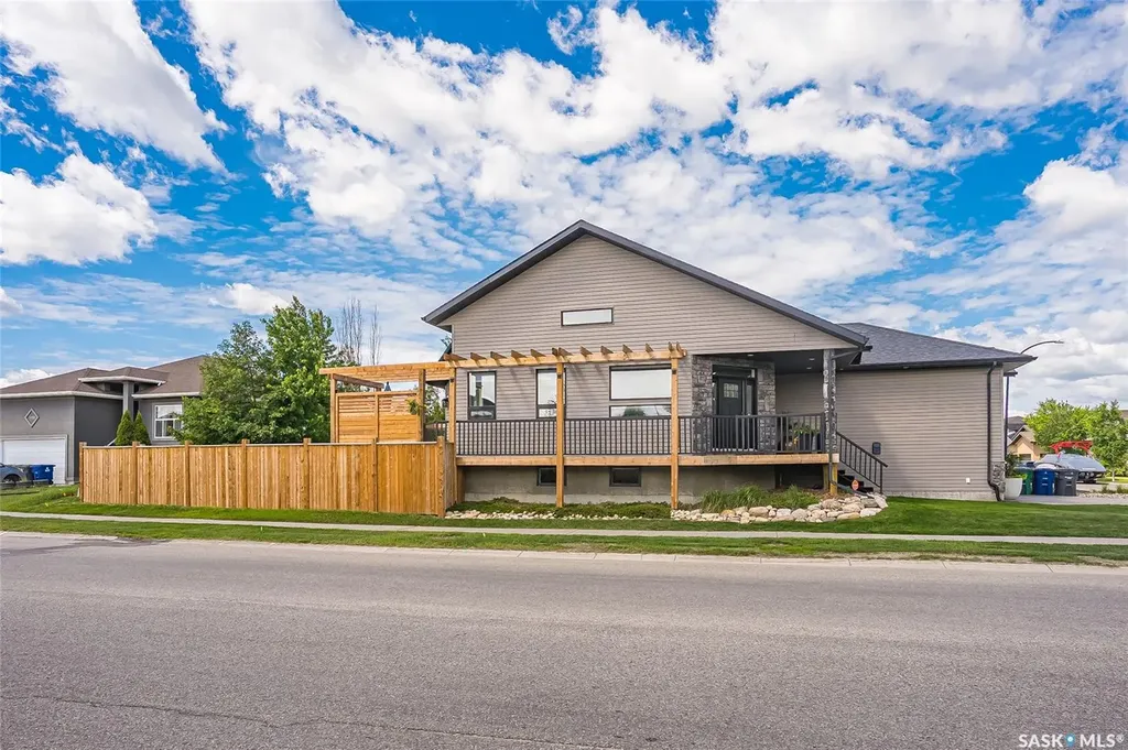 519 Trimble Crescent Saskatoon SK S7W 0E1