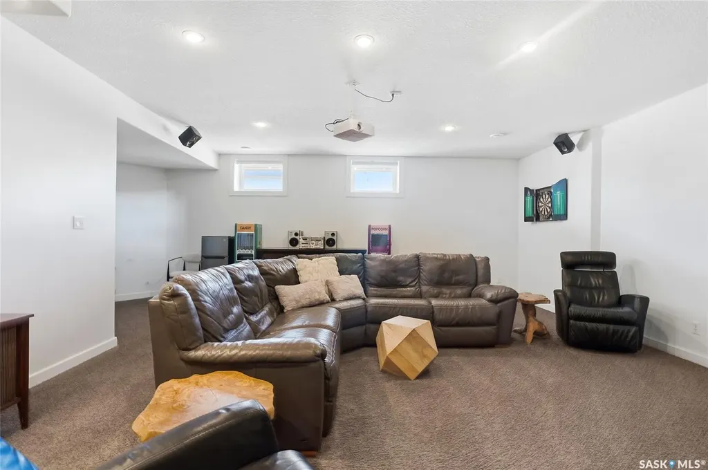 519 Trimble Crescent Saskatoon SK S7W 0E1