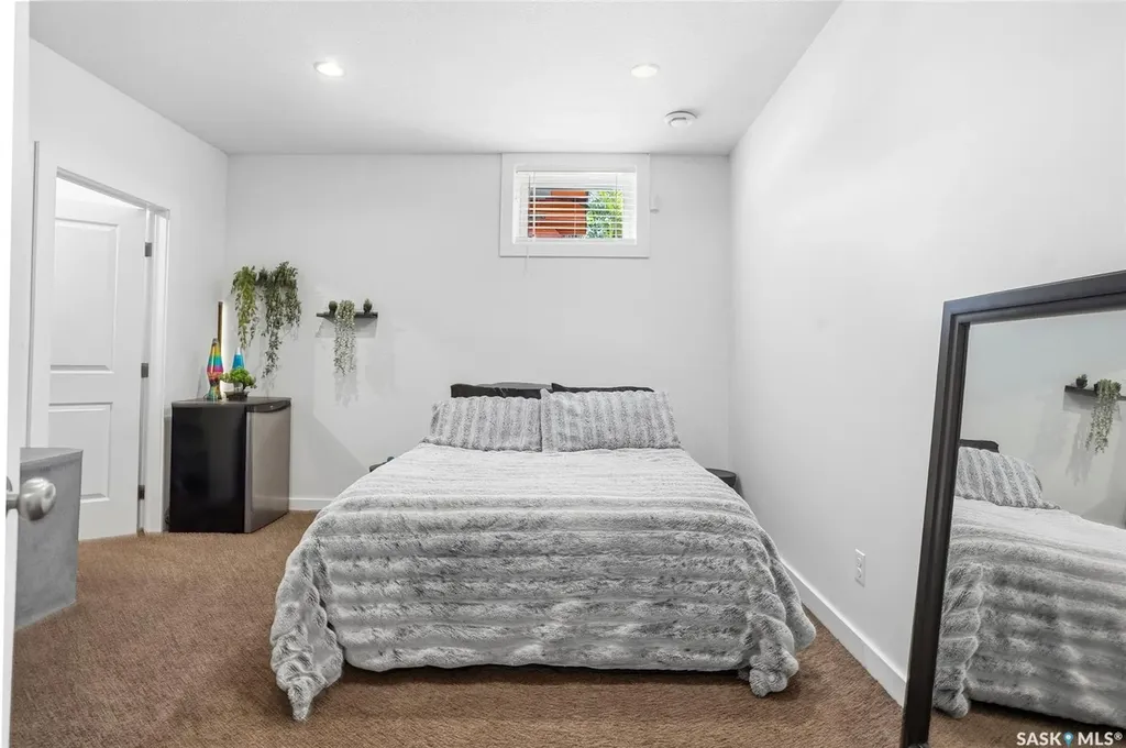 519 Trimble Crescent Saskatoon SK S7W 0E1