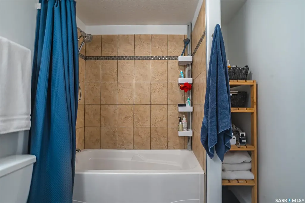 519 Trimble Crescent Saskatoon SK S7W 0E1