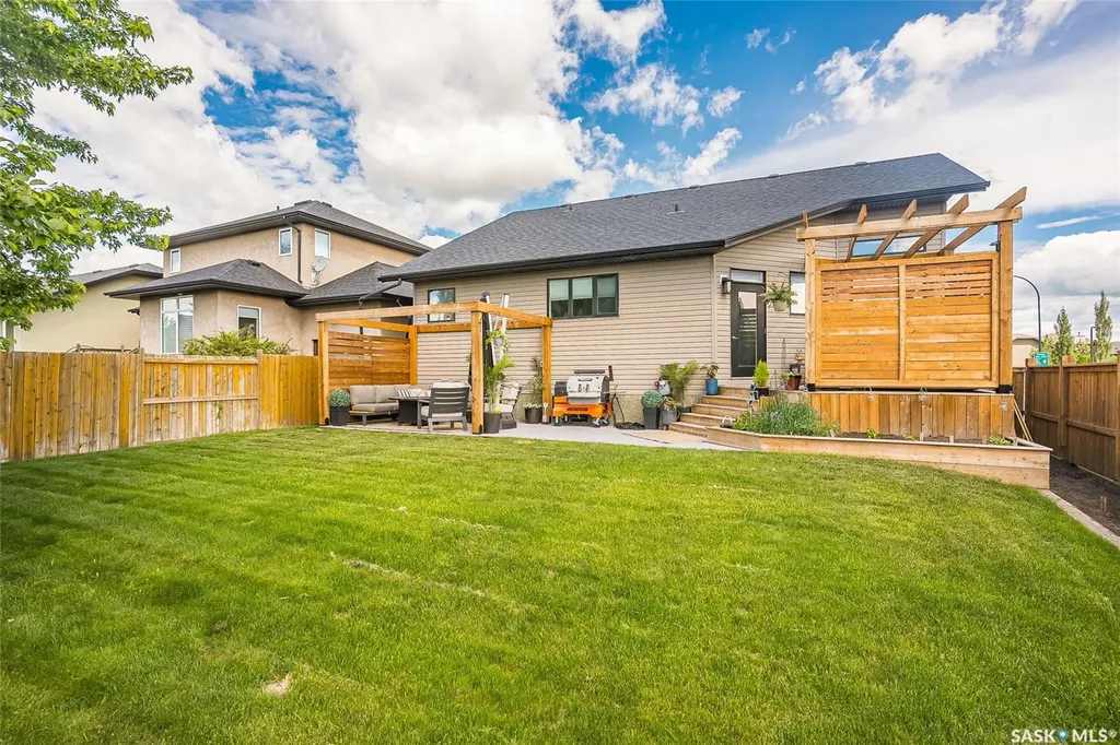 519 Trimble Crescent Saskatoon SK S7W 0E1