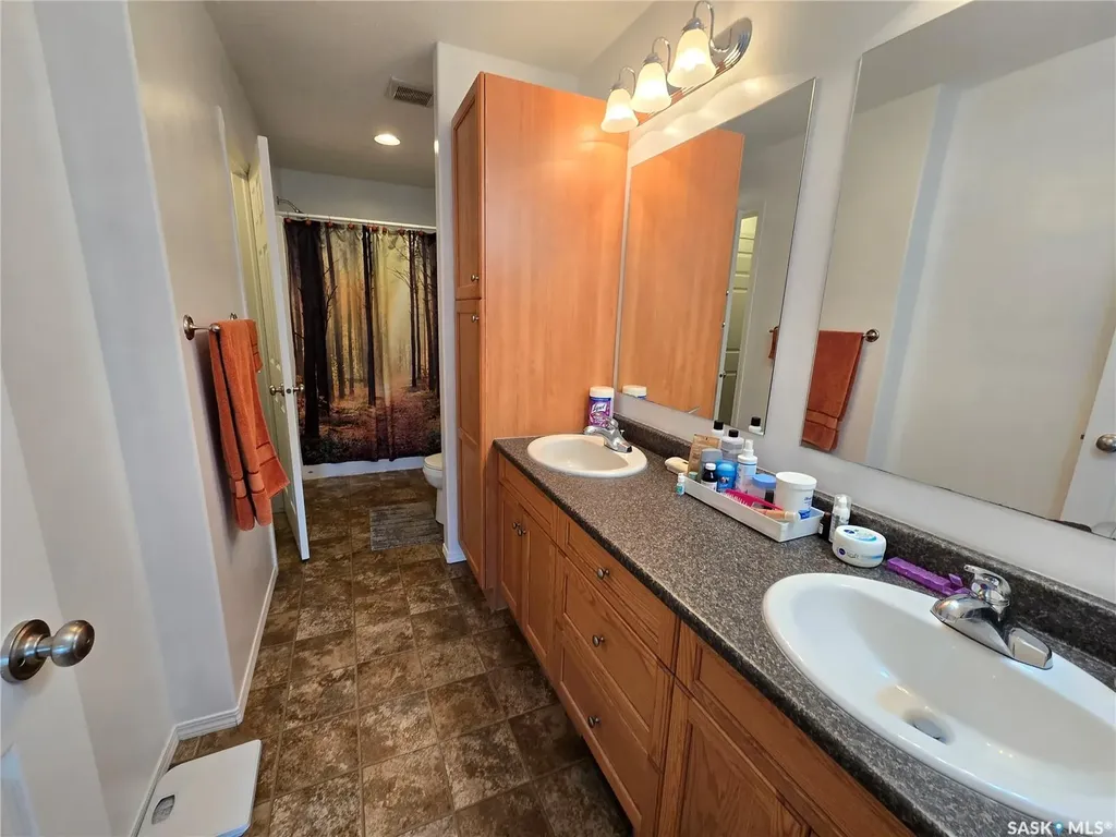 1275 South Railway Street E Swift Current SK S9H 5P3
