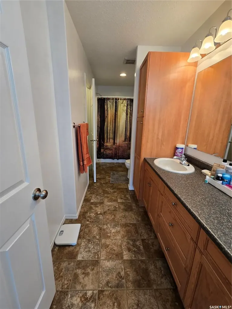 1275 South Railway Street E Swift Current SK S9H 5P3