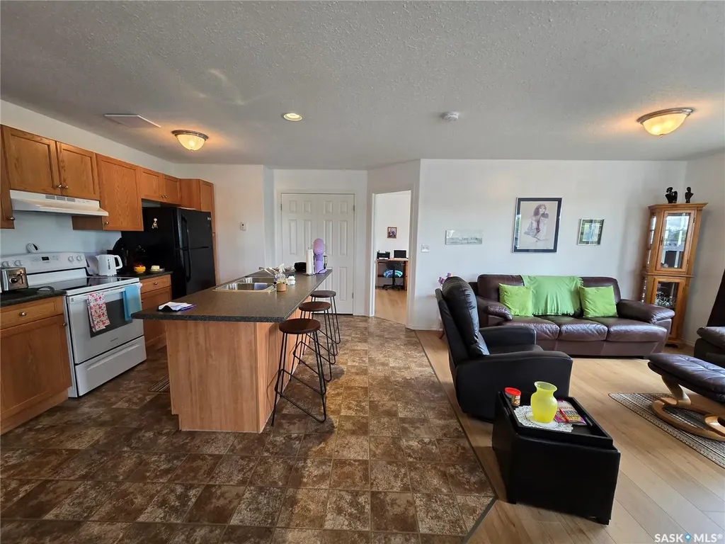 1275 South Railway Street E Swift Current SK S9H 5P3