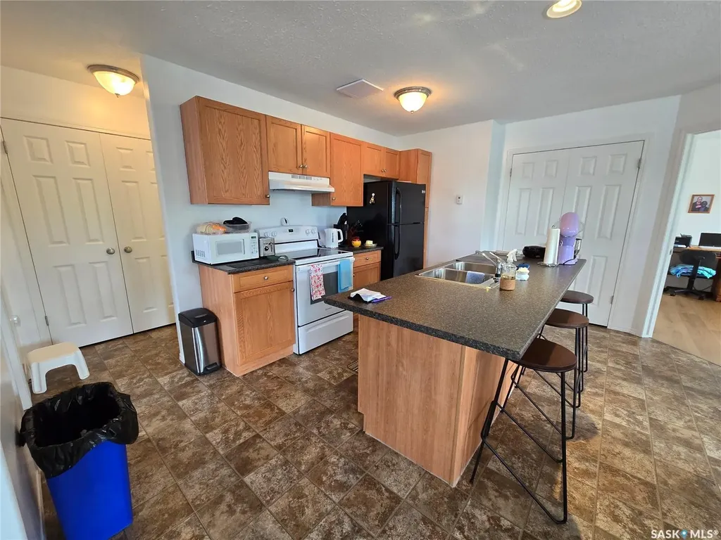 1275 South Railway Street E Swift Current SK S9H 5P3