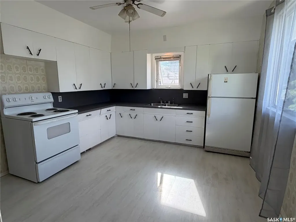 206 Watson Street Lipton SK S0G 3B0