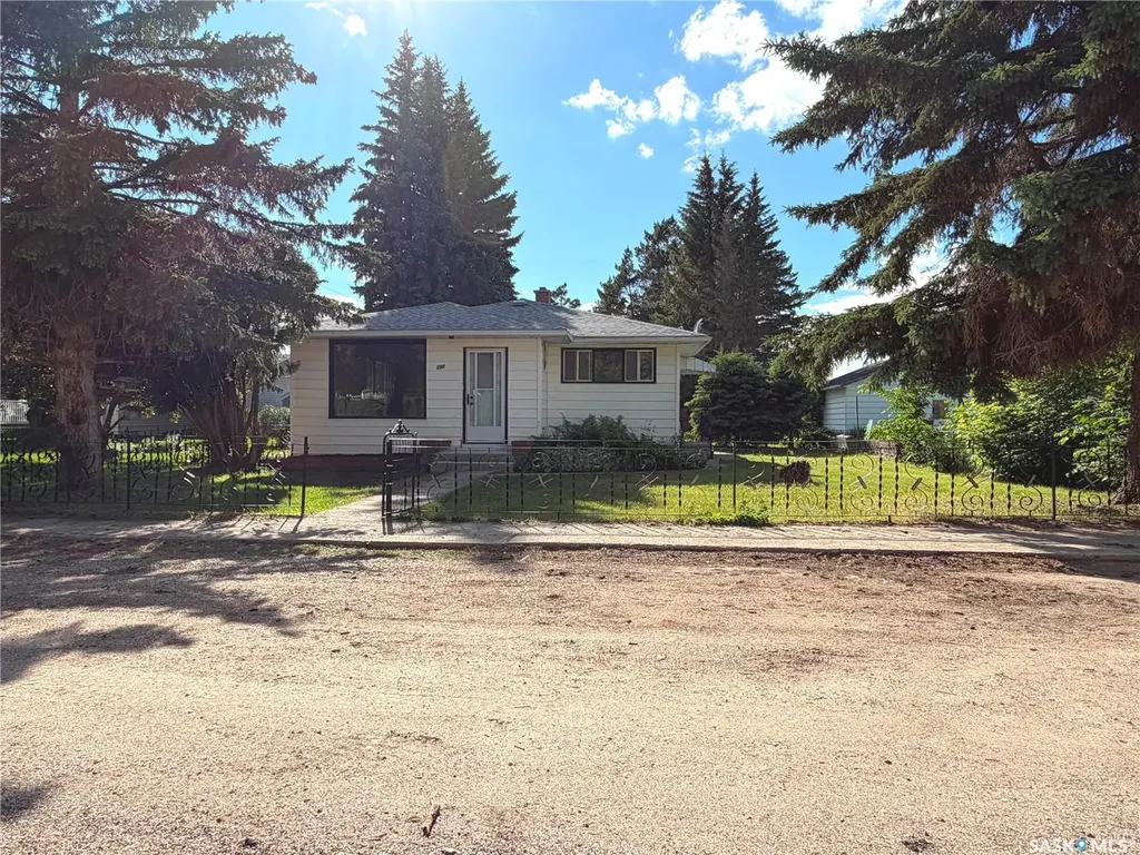 206 Watson Street Lipton SK S0G 3B0