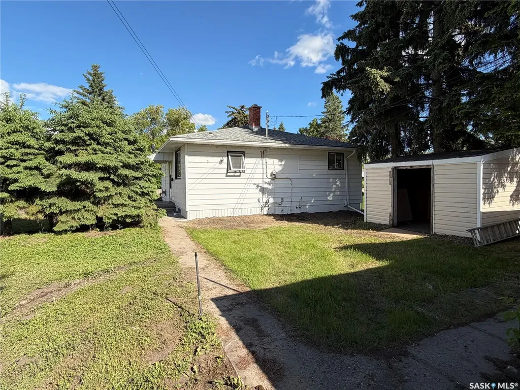 206 Watson Street Lipton SK S0G 3B0