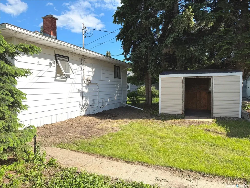 206 Watson Street Lipton SK S0G 3B0