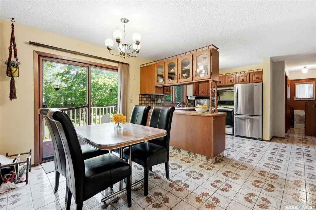 211 Keeley Crescent Saskatoon SK S7J 4B9