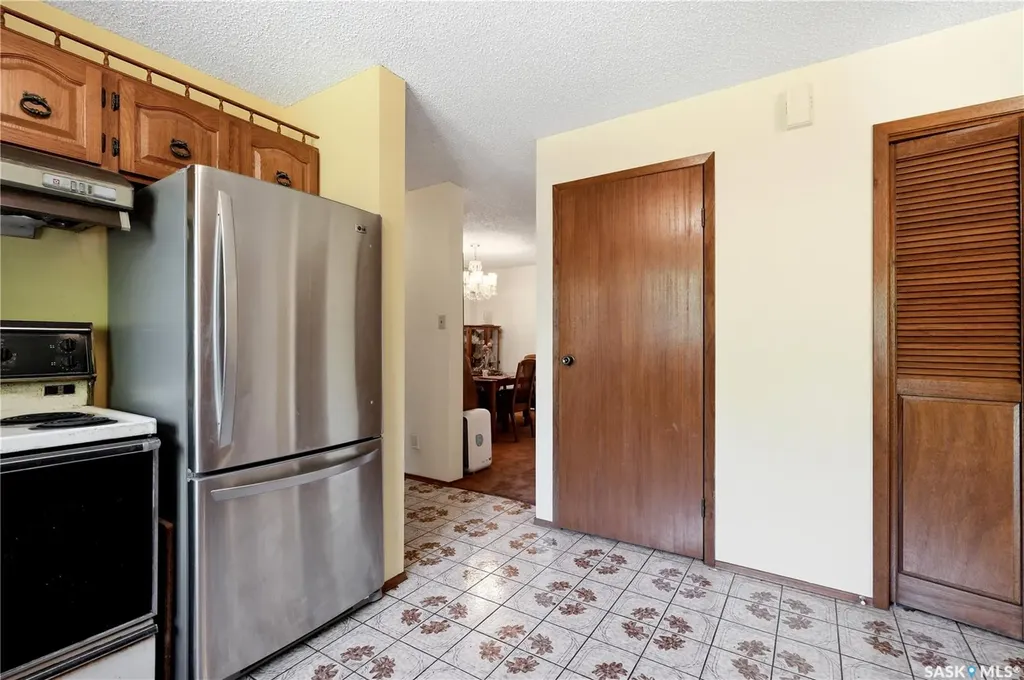 211 Keeley Crescent Saskatoon SK S7J 4B9