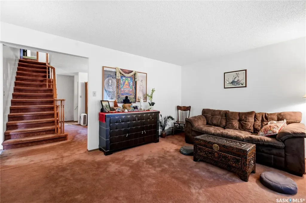 211 Keeley Crescent Saskatoon SK S7J 4B9