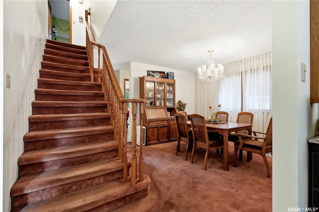 211 Keeley Crescent Saskatoon SK S7J 4B9