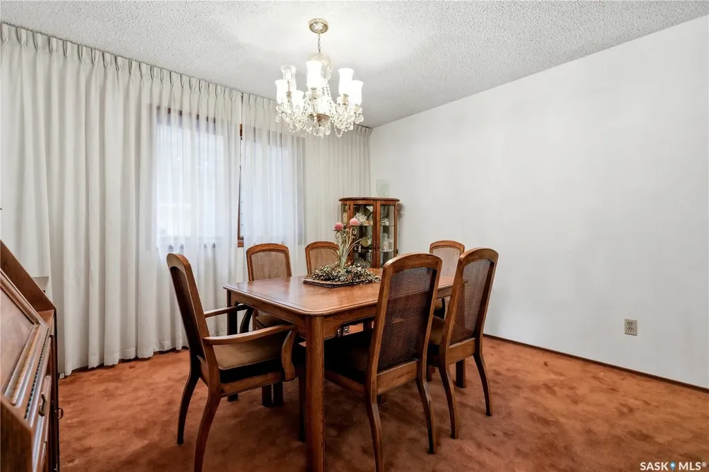 211 Keeley Crescent Saskatoon SK S7J 4B9