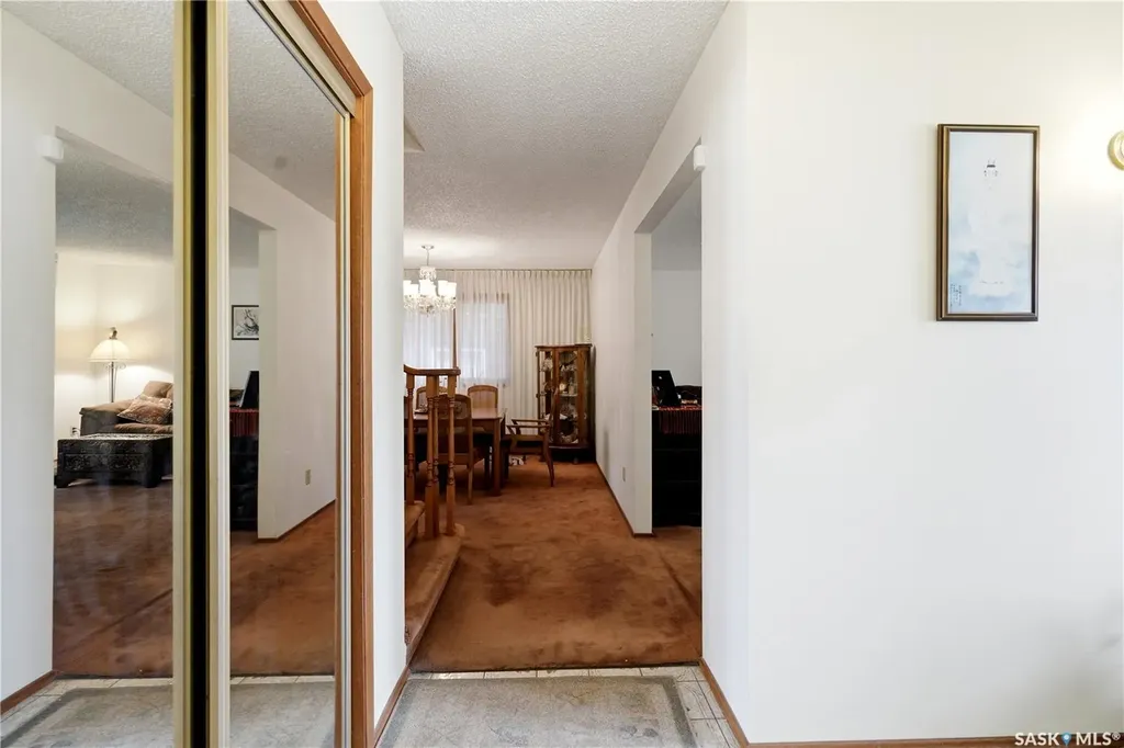 211 Keeley Crescent Saskatoon SK S7J 4B9