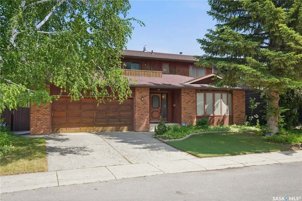 211 Keeley Crescent Saskatoon SK S7J 4B9