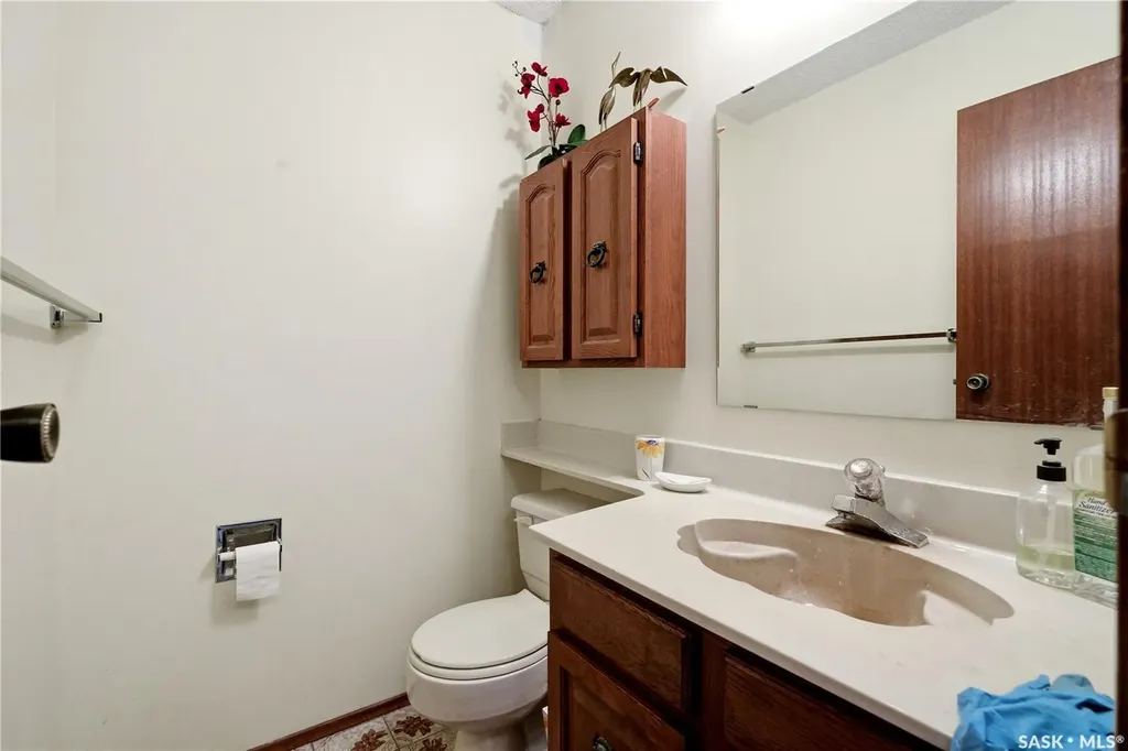 211 Keeley Crescent Saskatoon SK S7J 4B9