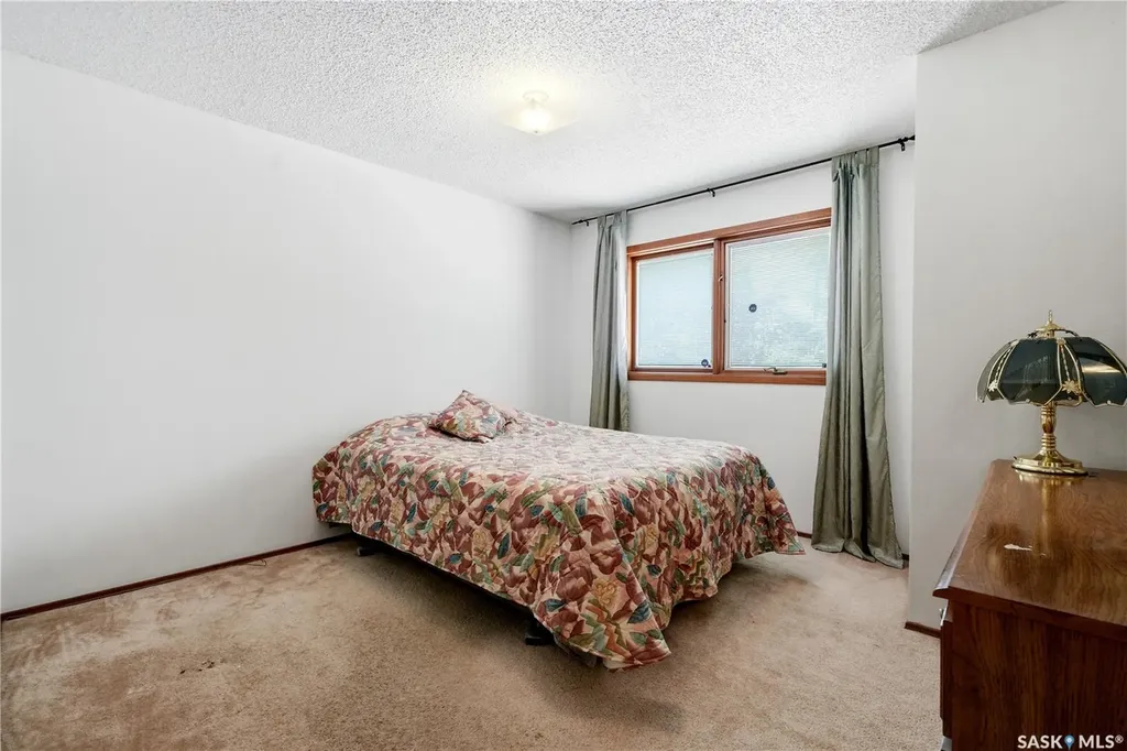211 Keeley Crescent Saskatoon SK S7J 4B9