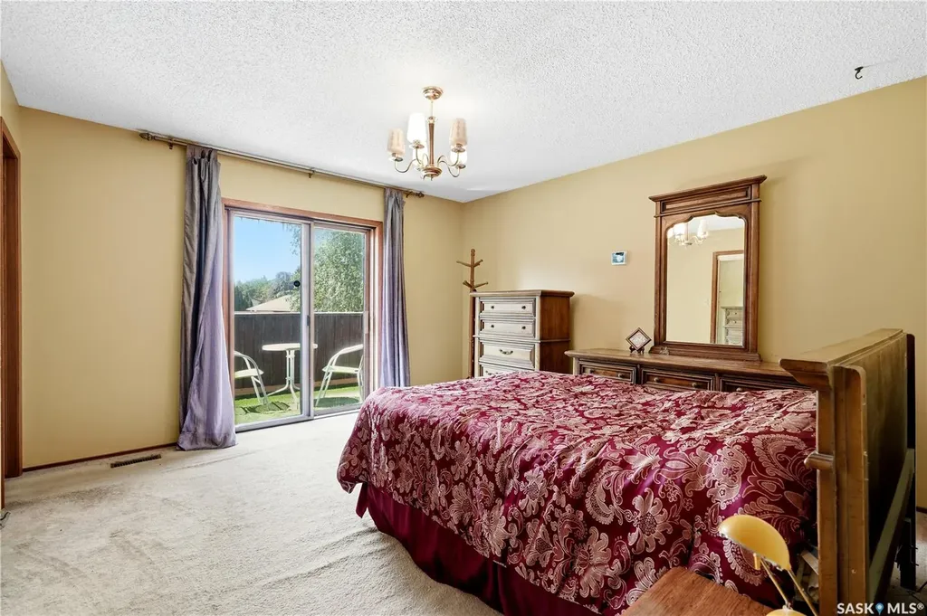 211 Keeley Crescent Saskatoon SK S7J 4B9