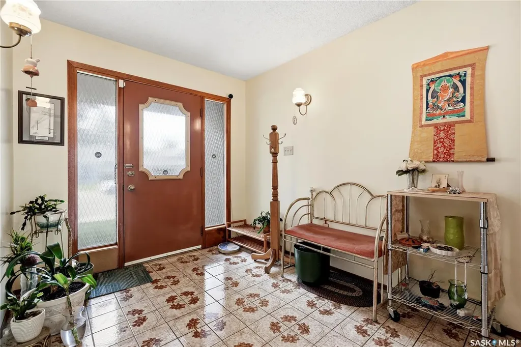 211 Keeley Crescent Saskatoon SK S7J 4B9