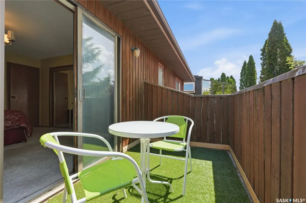 211 Keeley Crescent Saskatoon SK S7J 4B9
