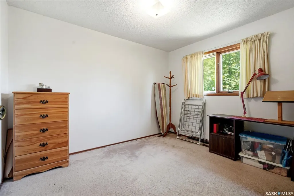 211 Keeley Crescent Saskatoon SK S7J 4B9