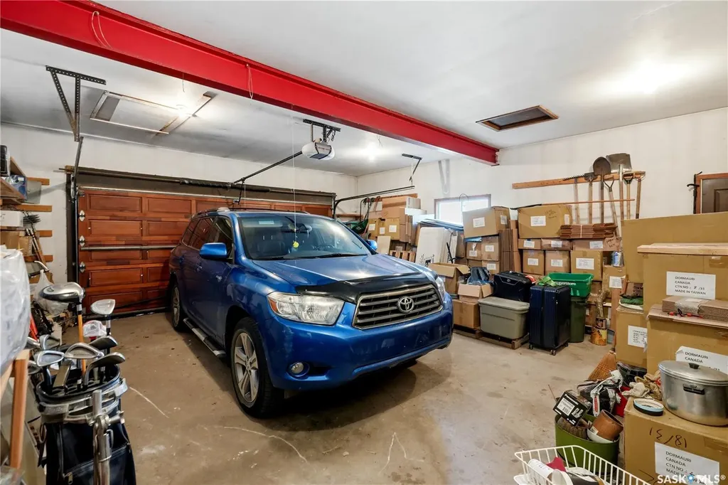 211 Keeley Crescent Saskatoon SK S7J 4B9