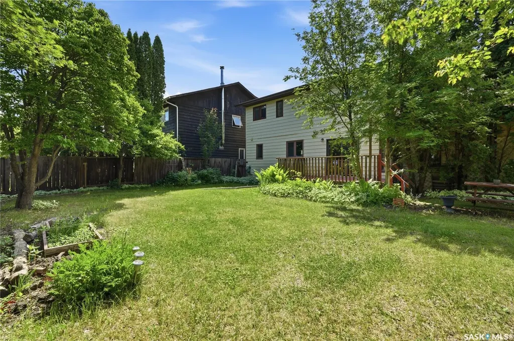 211 Keeley Crescent Saskatoon SK S7J 4B9