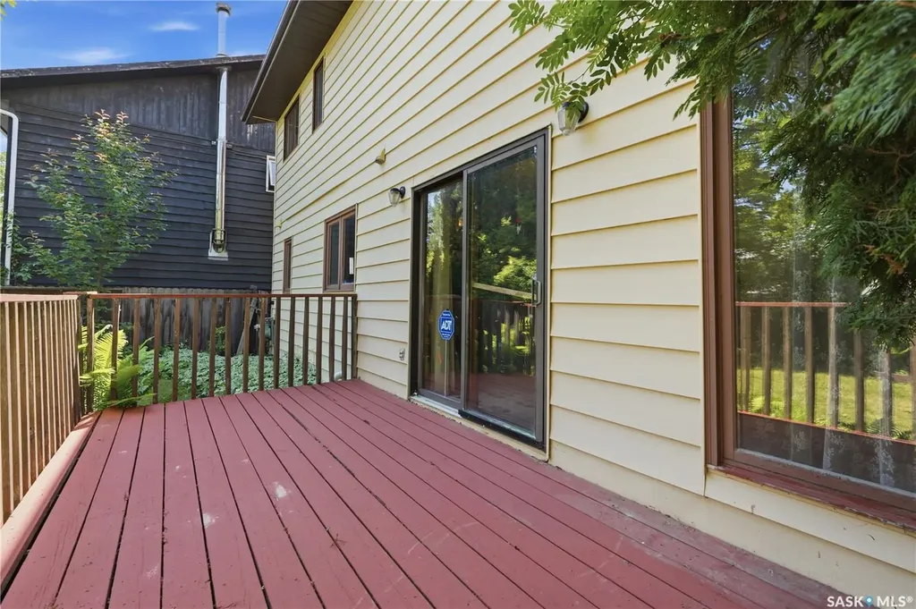 211 Keeley Crescent Saskatoon SK S7J 4B9
