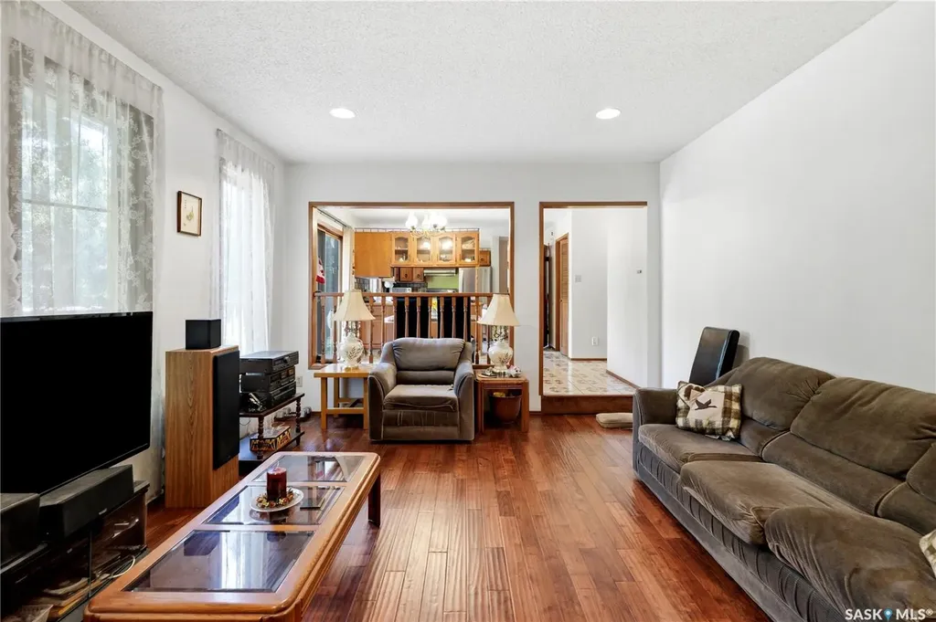 211 Keeley Crescent Saskatoon SK S7J 4B9