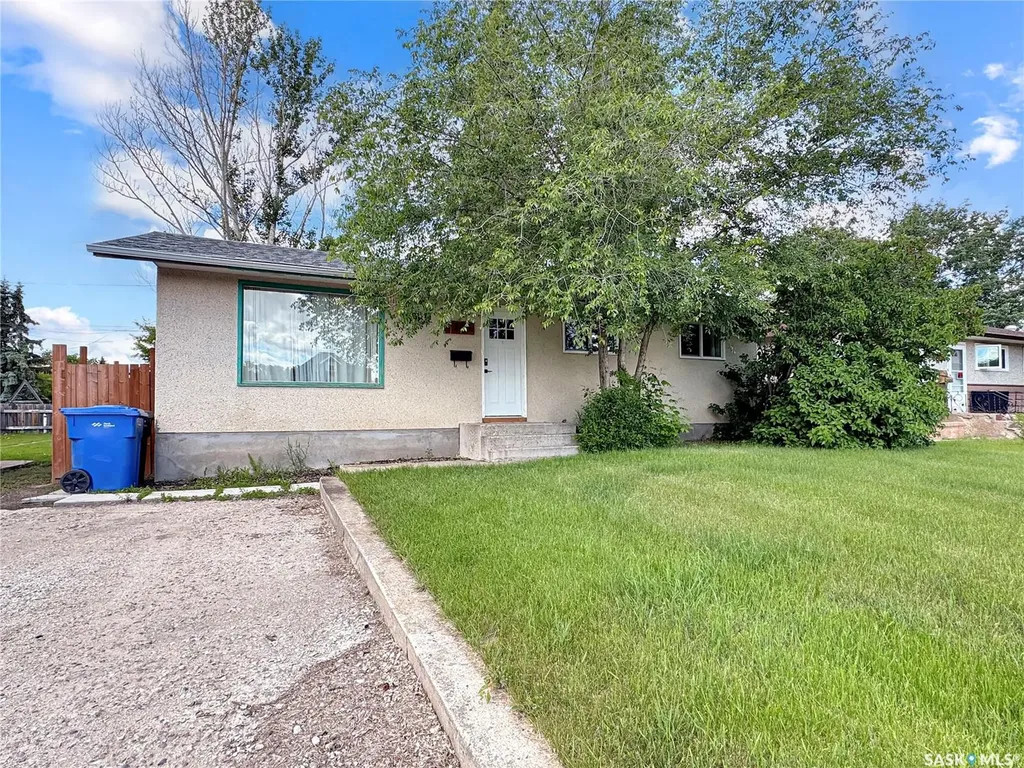 1321 108th Street North Battleford SK S9A 2B6