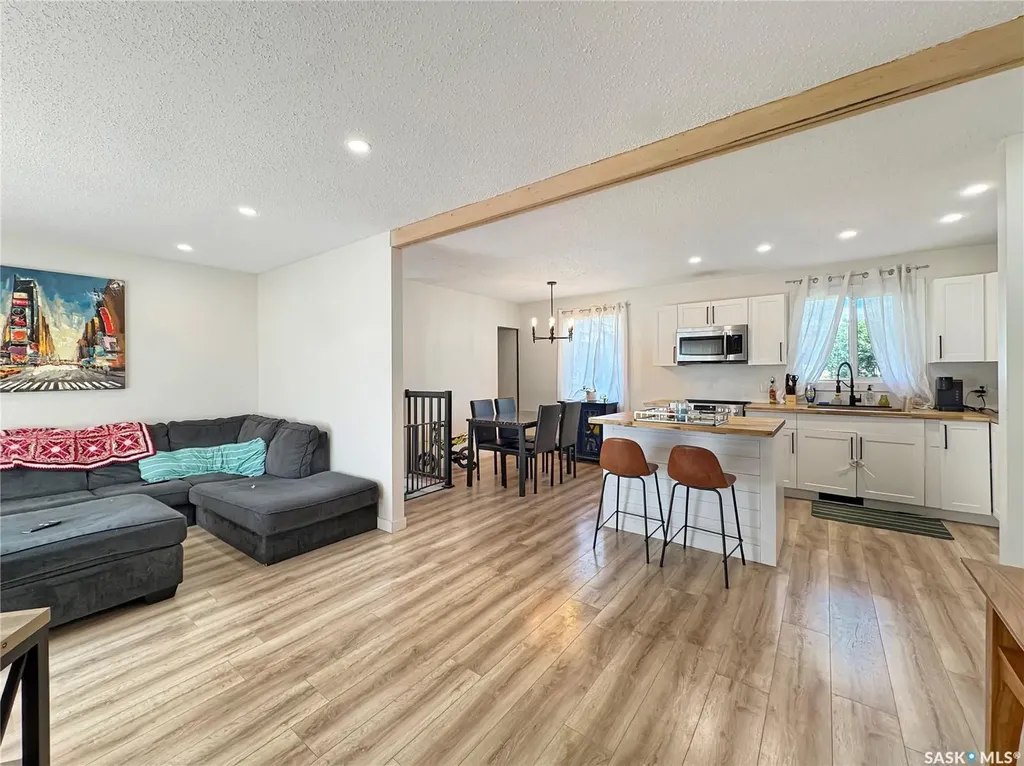 1321 108th Street North Battleford SK S9A 2B6