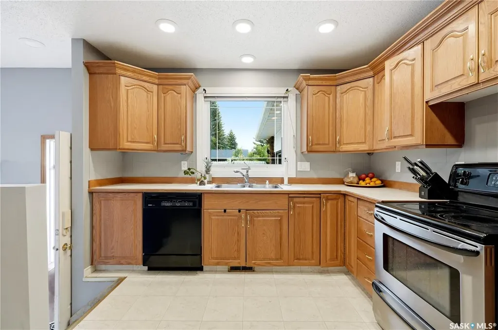 441 Capilano Drive Saskatoon SK S7K 4J6