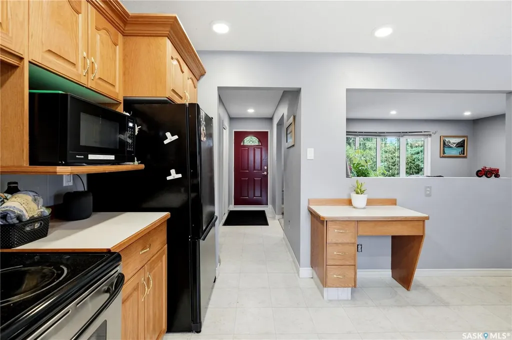 441 Capilano Drive Saskatoon SK S7K 4J6