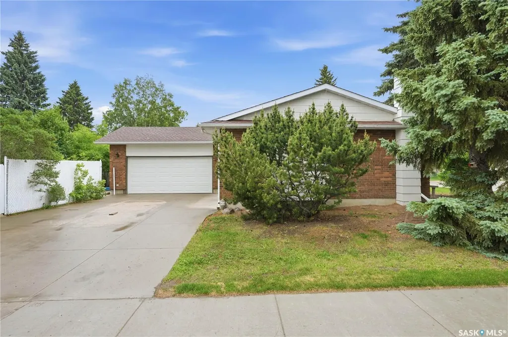 441 Capilano Drive Saskatoon SK S7K 4J6