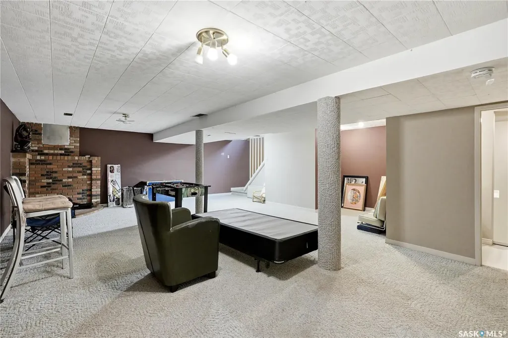 441 Capilano Drive Saskatoon SK S7K 4J6