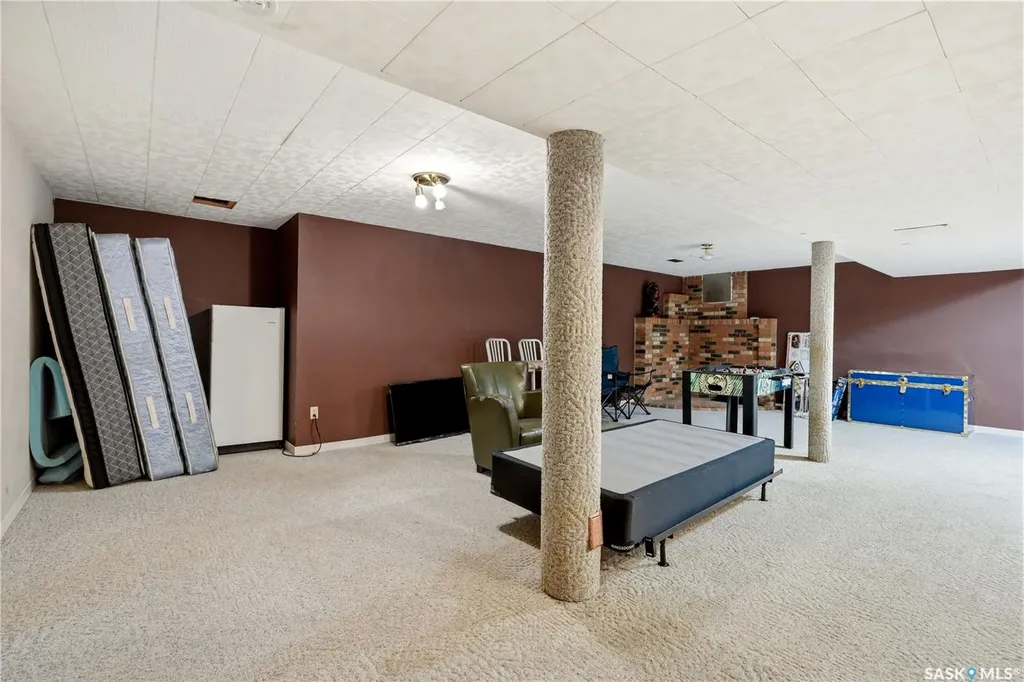 441 Capilano Drive Saskatoon SK S7K 4J6
