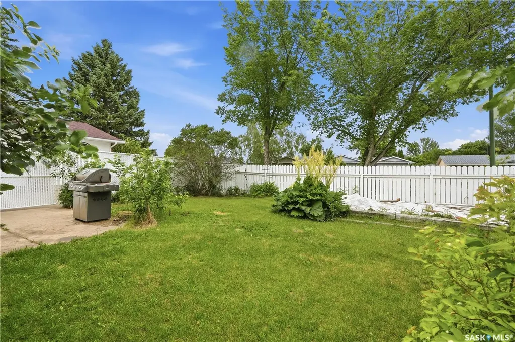 441 Capilano Drive Saskatoon SK S7K 4J6