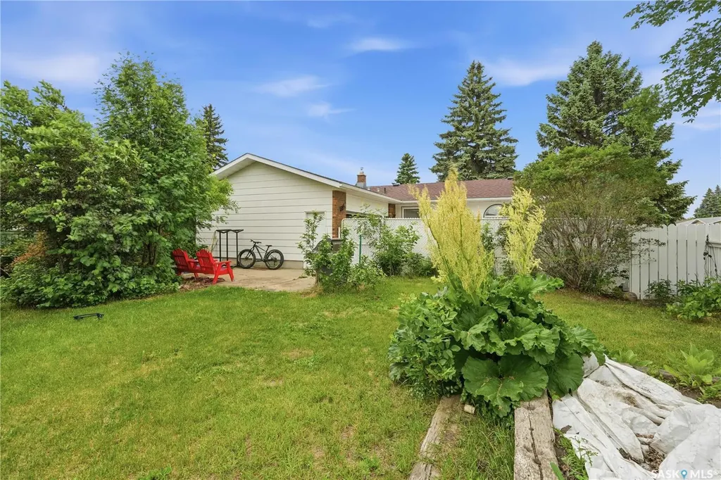 441 Capilano Drive Saskatoon SK S7K 4J6