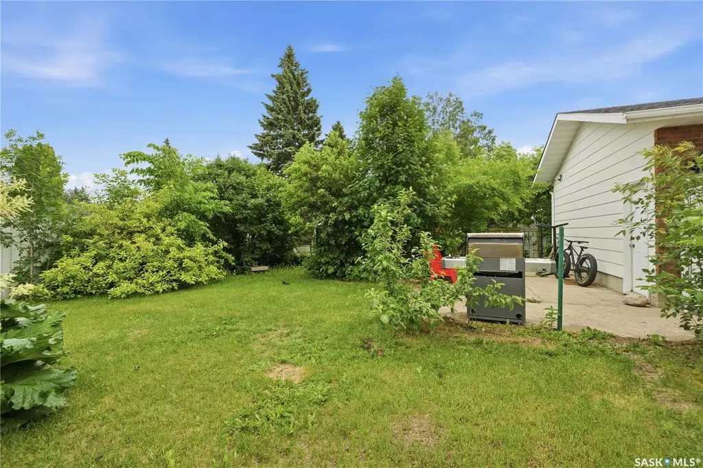 441 Capilano Drive Saskatoon SK S7K 4J6