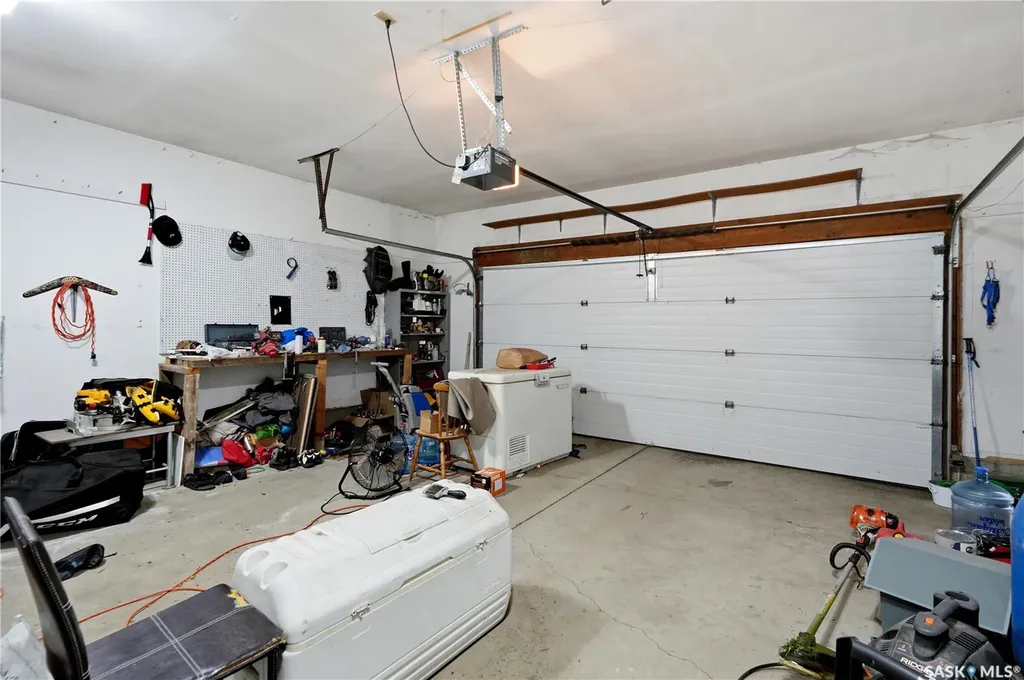 441 Capilano Drive Saskatoon SK S7K 4J6