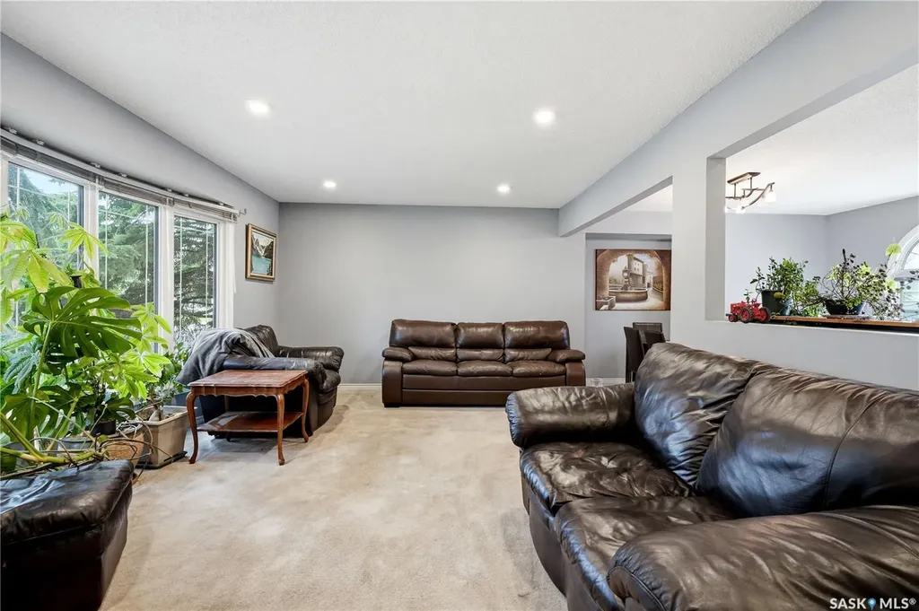 441 Capilano Drive Saskatoon SK S7K 4J6