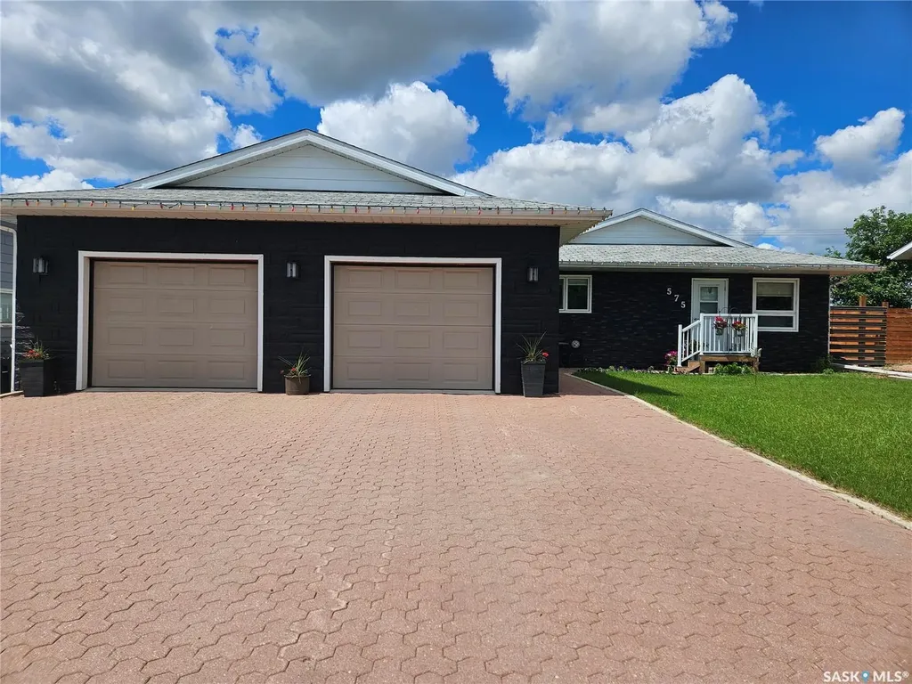 575 9th Street W Shaunavon SK S0N 2M0
